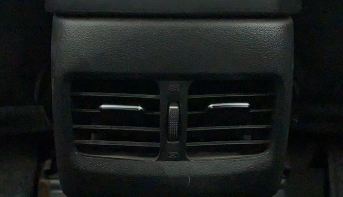 2015 Hyundai New Elantra SX 1.8 MT, Petrol, Manual, 93,946 km, Rear AC Vents