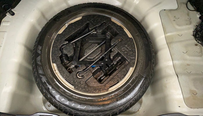 2015 Hyundai New Elantra SX 1.8 MT, Petrol, Manual, 93,946 km, Spare Tyre