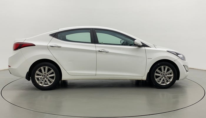 2015 Hyundai New Elantra SX 1.8 MT, Petrol, Manual, 93,946 km, Right Side View