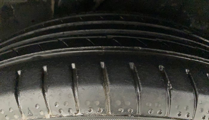 2012 Hyundai i20 MAGNA 1.2, Petrol, Manual, 1,03,881 km, Left Rear Tyre Tread