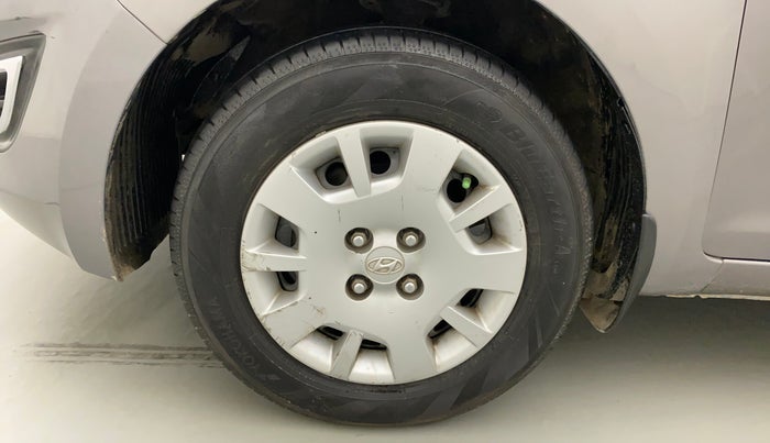 2012 Hyundai i20 MAGNA 1.2, Petrol, Manual, 1,03,881 km, Left Front Wheel