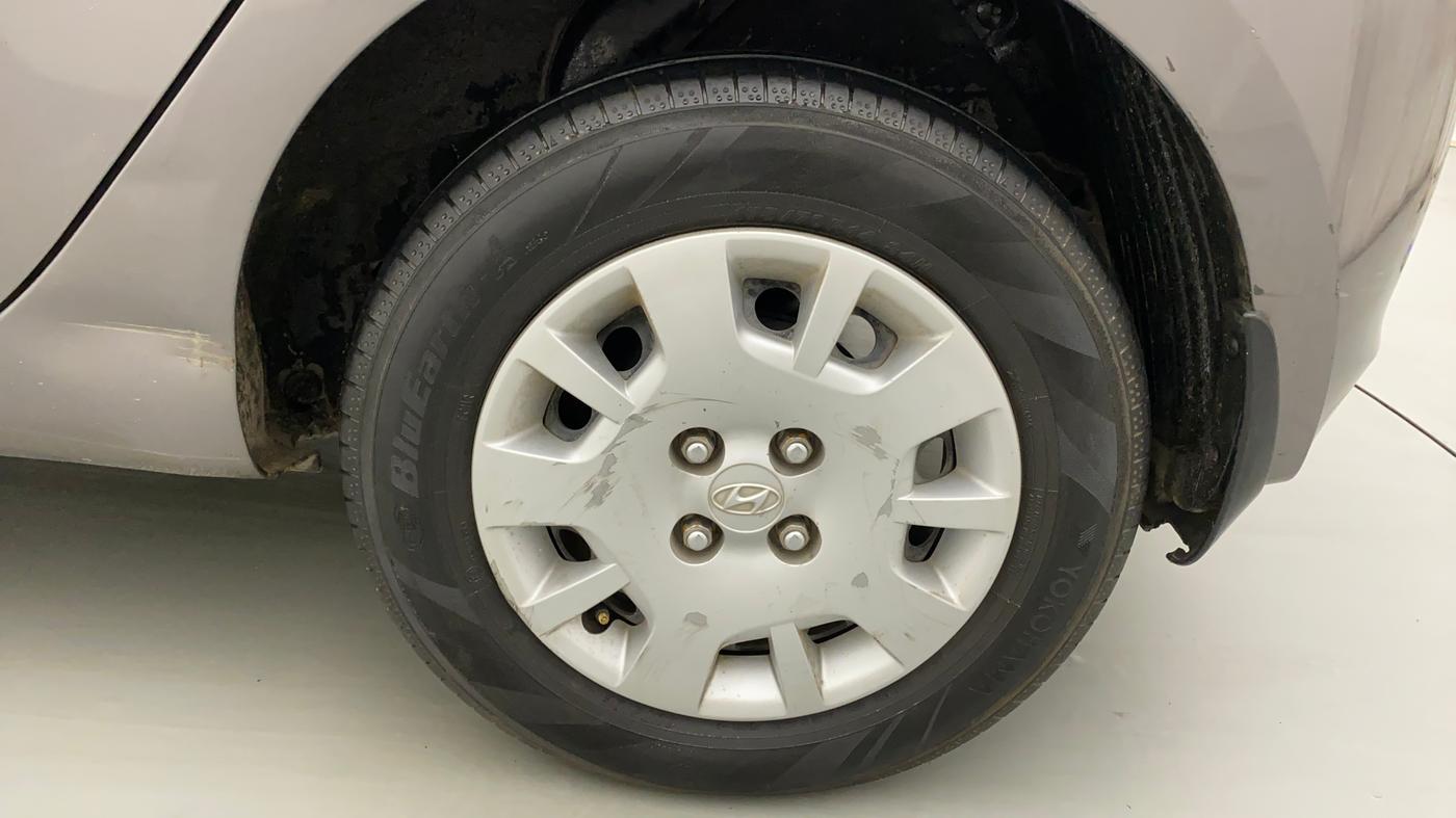 2012 Hyundai i20 MAGNA 1.2, Petrol, Manual, 1,03,881 km, Left Rear Wheel