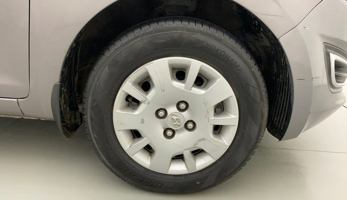 2012 Hyundai i20 MAGNA 1.2, Petrol, Manual, 1,03,881 km, Right Front Wheel