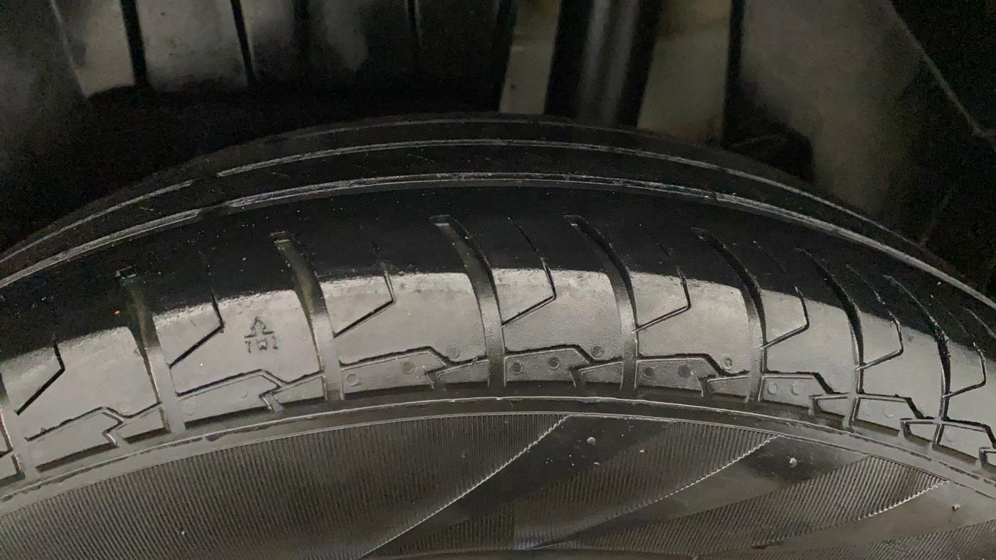 2023 Maruti Dzire VXI AMT, Petrol, Automatic, 68,546 km, Left Rear Tyre Tread