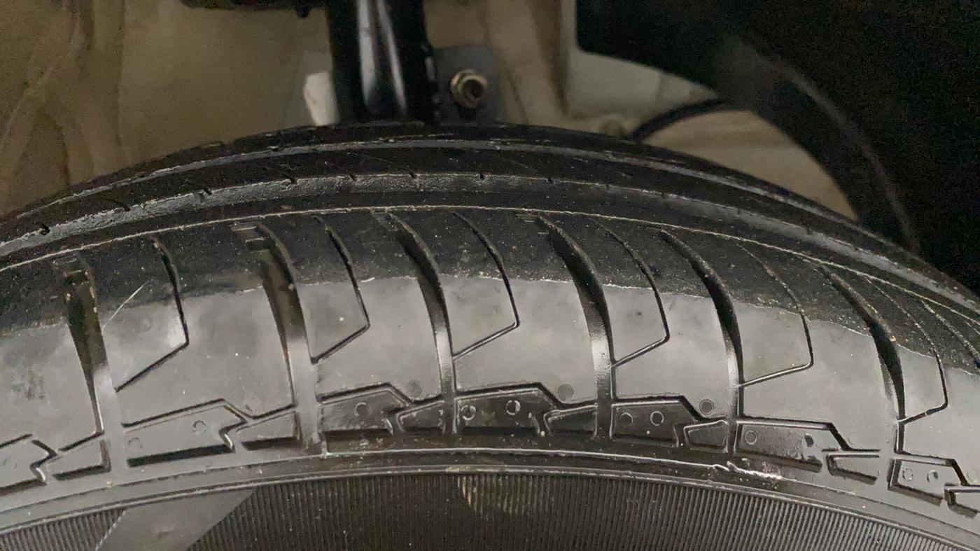 2023 Maruti Dzire VXI AMT, Petrol, Automatic, 68,546 km, Right Front Tyre Tread