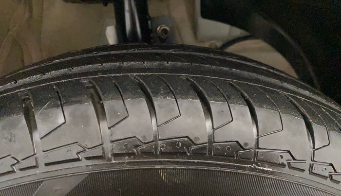 2023 Maruti Dzire VXI AMT, Petrol, Automatic, 68,546 km, Right Front Tyre Tread