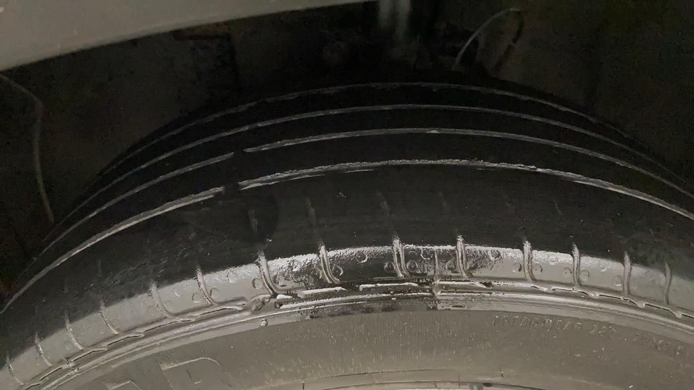 2022 Hyundai VENUE S+ 1.2, CNG, Manual, 56,314 km, Left Front Tyre Tread