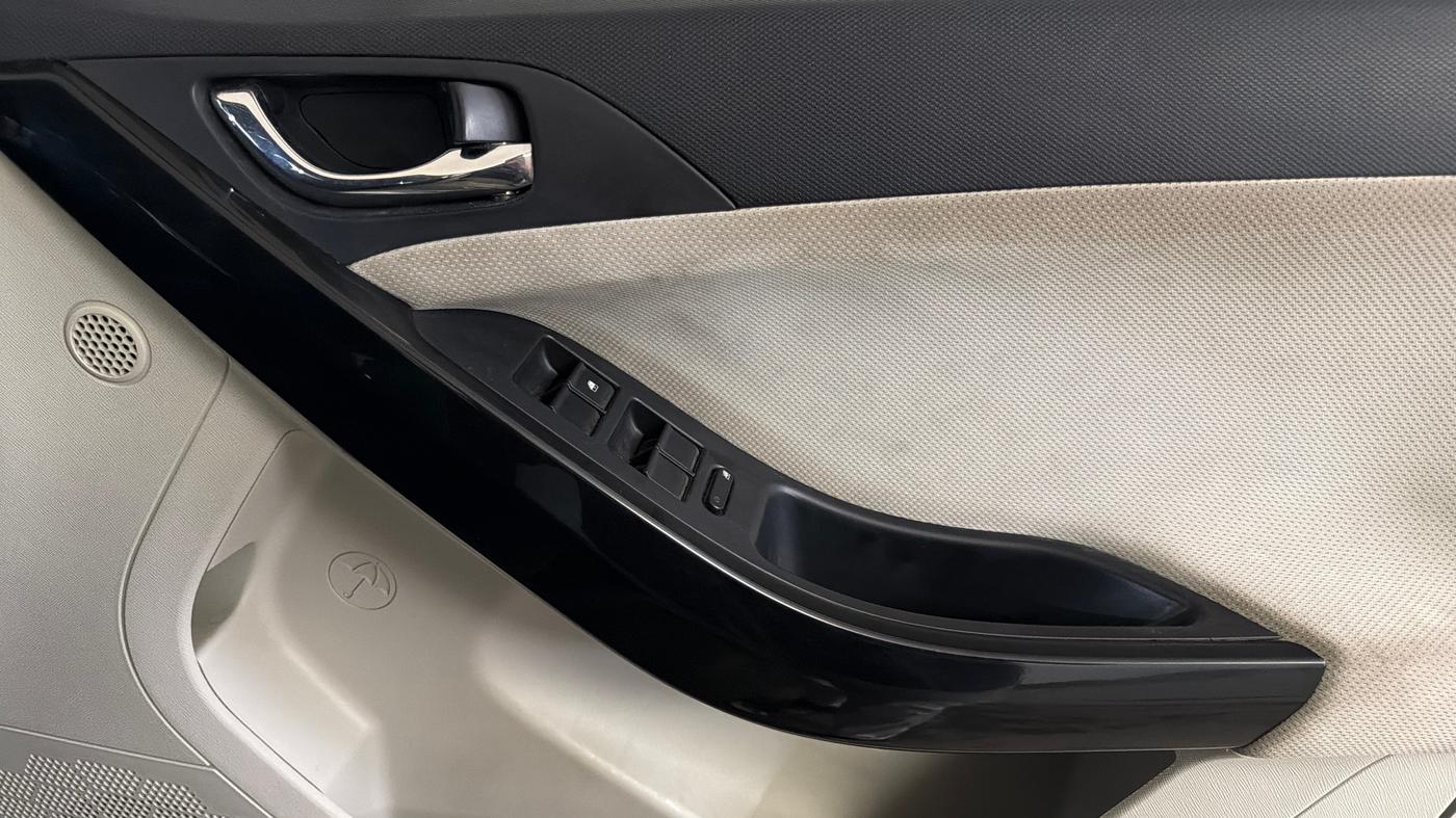 2021 Tata NEXON XZ PLUS PETROL SUNROOF, Petrol, Manual, 45,615 km, Driver Side Door Panels Control