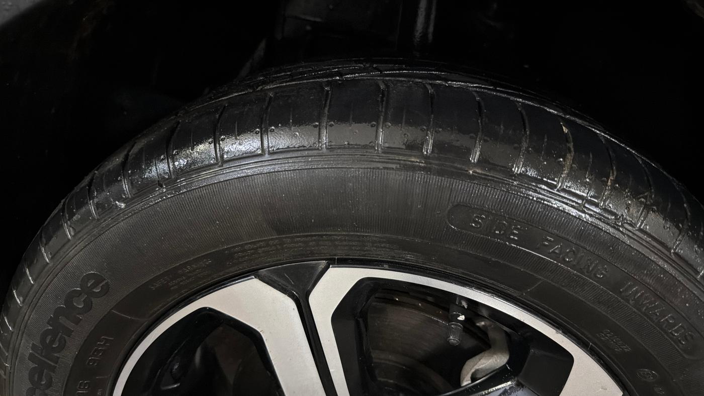 2021 Tata NEXON XZ PLUS PETROL SUNROOF, Petrol, Manual, 45,615 km, Right Front Tyre Tread