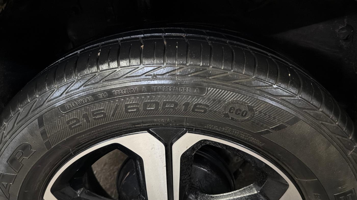 2021 Tata NEXON XZ PLUS PETROL SUNROOF, Petrol, Manual, 45,615 km, Right Rear Tyre Tread