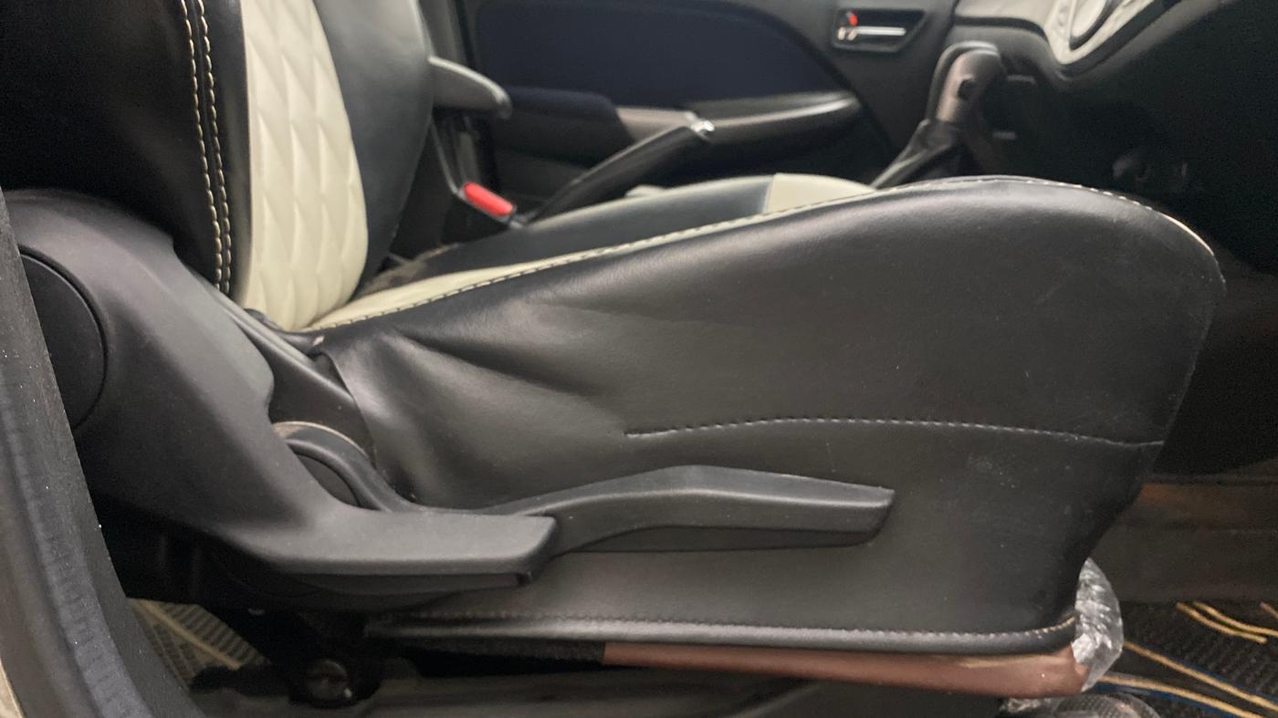 2020 Maruti Baleno ZETA CVT PETROL 1.2, Petrol, Automatic, 46,433 km, Driver Side Adjustment Panel