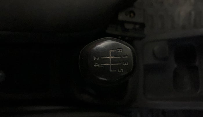 2016 Renault Kwid RXT 0.8, Petrol, Manual, 63,083 km, Gear Lever