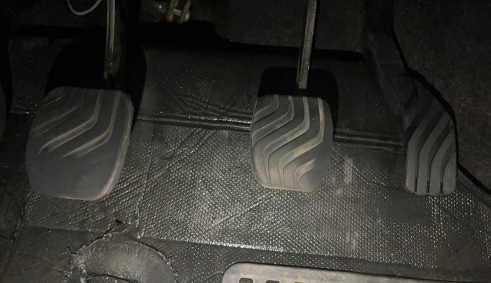 2016 Renault Kwid RXT 0.8, Petrol, Manual, 63,083 km, Pedals