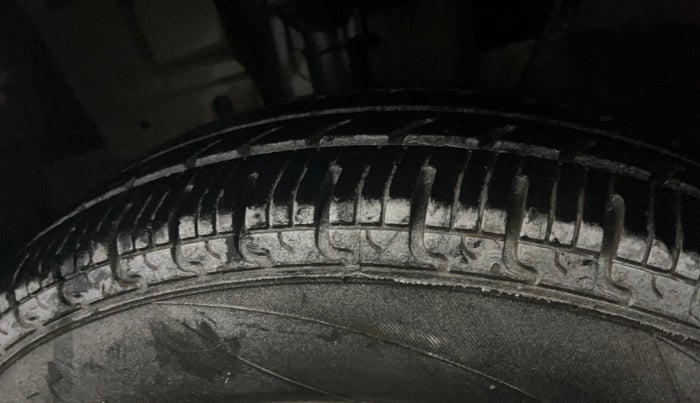 2016 Renault Kwid RXT 0.8, Petrol, Manual, 63,083 km, Left Front Tyre Tread