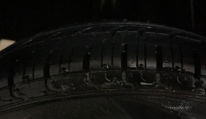 2016 Renault Kwid RXT 0.8, Petrol, Manual, 63,083 km, Right Rear Tyre Tread