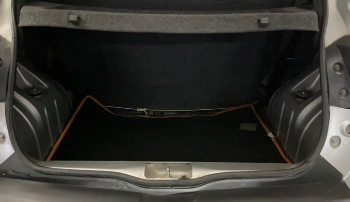 2016 Renault Kwid RXT 0.8, Petrol, Manual, 63,083 km, Boot Inside