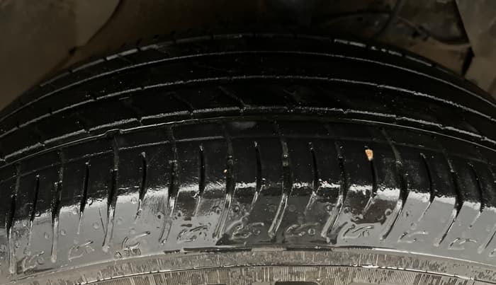 2023 Maruti BREZZA VXI SMART HYBRID, Petrol, Manual, 29,177 km, Right Front Tyre Tread