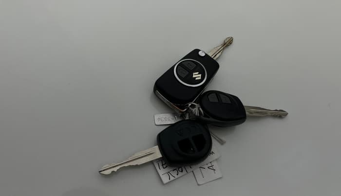 2023 Maruti BREZZA VXI SMART HYBRID, Petrol, Manual, 29,177 km, Key Close Up