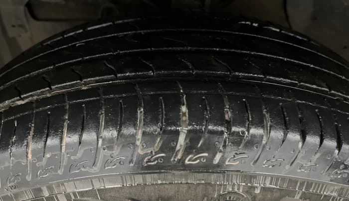 2023 Maruti BREZZA VXI SMART HYBRID, Petrol, Manual, 29,177 km, Left Front Tyre Tread