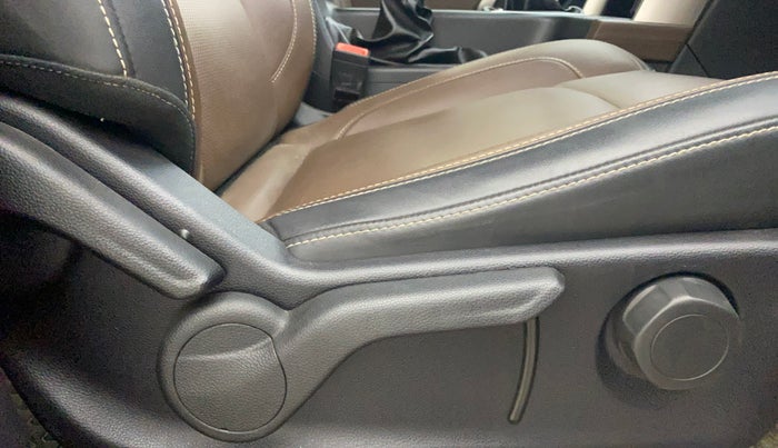 2024 Mahindra SCORPIO-N Z8 PETROL MT 7 STR, Petrol, Manual, 12,317 km, Driver Side Adjustment Panel