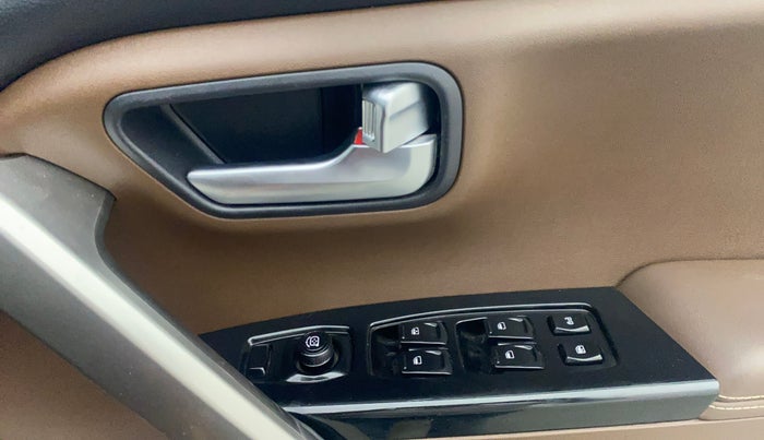 2024 Mahindra SCORPIO-N Z8 PETROL MT 7 STR, Petrol, Manual, 12,317 km, Driver Side Door Panels Control