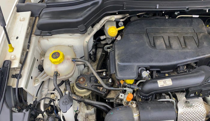 2023 Mahindra XUV300 W6 1.2 PETROL AMT, Petrol, Automatic, 15,464 km, Engine View - Right