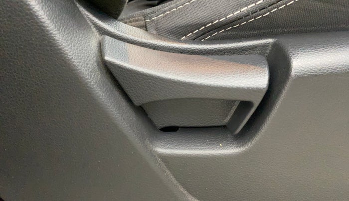 2023 Mahindra XUV300 W6 1.2 PETROL AMT, Petrol, Automatic, 15,464 km, Driver Side Adjustment Panel