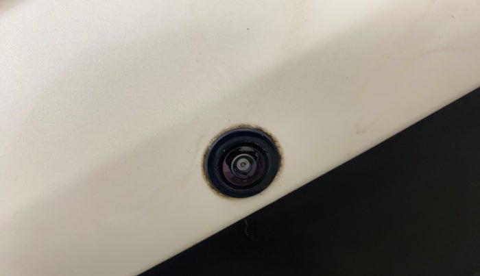 2023 Mahindra XUV300 W6 1.2 PETROL AMT, Petrol, Automatic, 15,464 km, Parking Camera