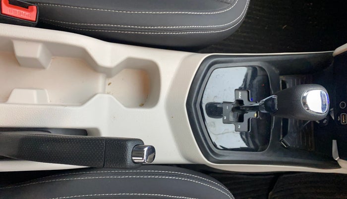 2023 Mahindra XUV300 W6 1.2 PETROL AMT, Petrol, Automatic, 15,464 km, Gear Lever