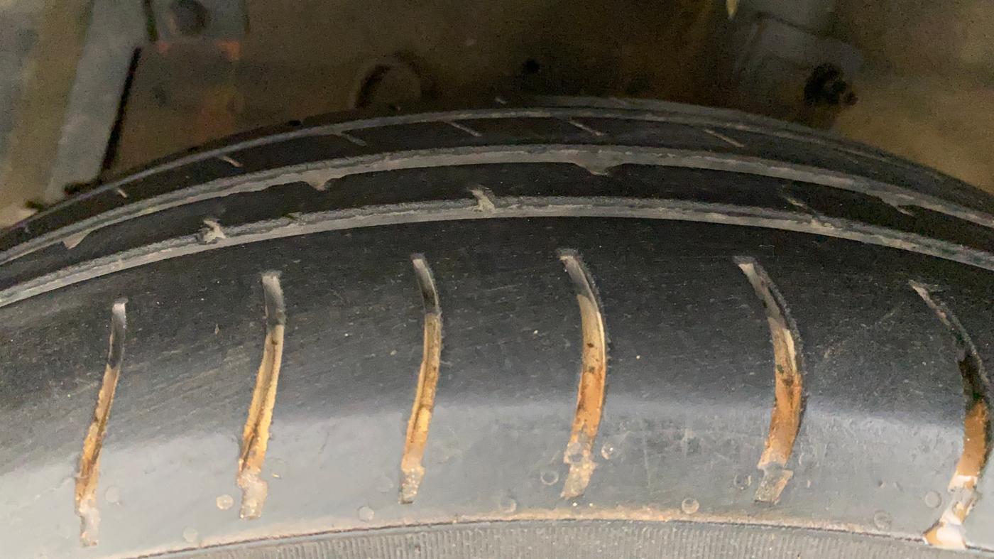 2014 Maruti Swift VDI, Diesel, Manual, 83,829 km, Left Front Tyre Tread