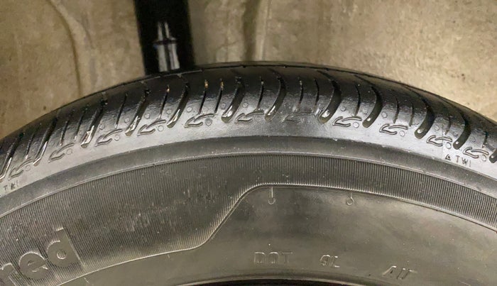 2023 Maruti New Wagon-R ZXI PLUS 1.2 AMT, Petrol, Automatic, 28,303 km, Right Rear Tyre Tread