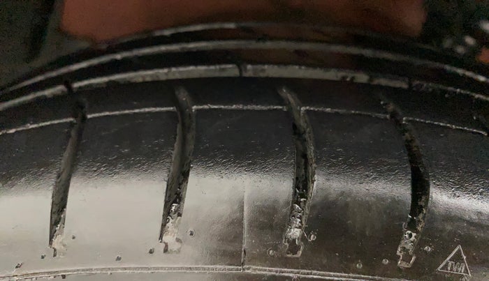 2015 Maruti Celerio VXI AMT, Petrol, Automatic, 70,415 km, Left Front Tyre Tread