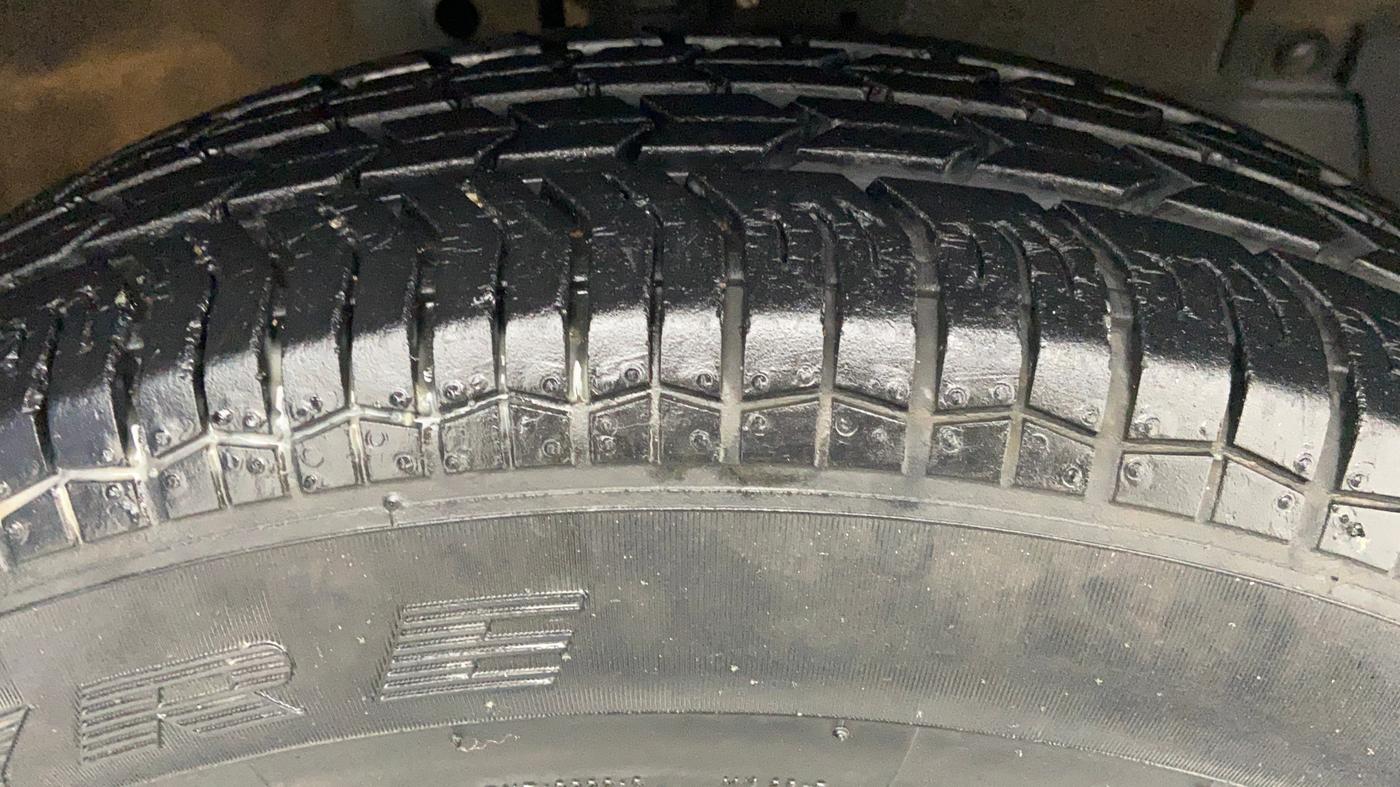 2014 Maruti Swift VXI D, Petrol, Manual, 65,564 km, Right Front Tyre Tread