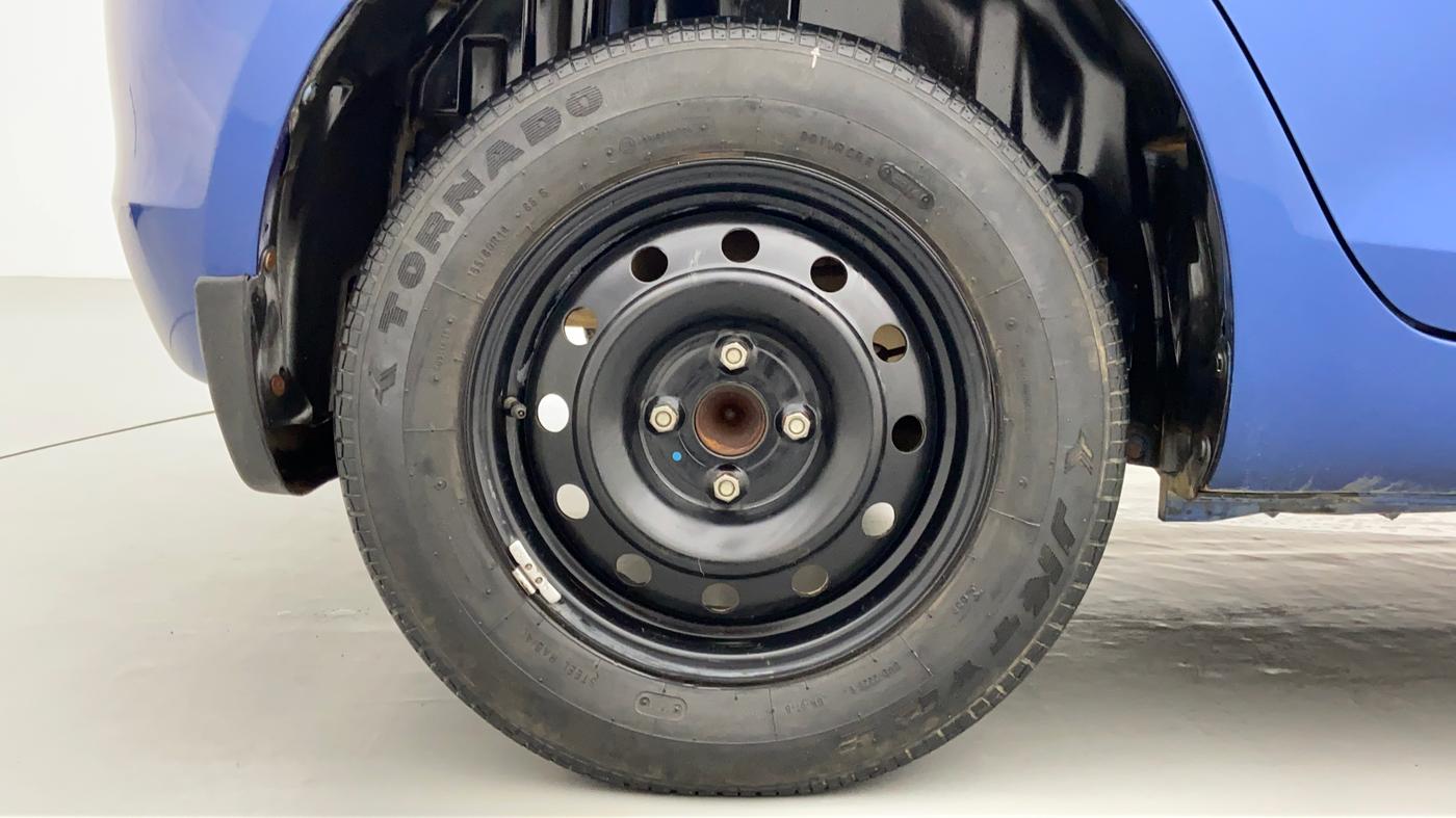 2014 Maruti Swift VXI D, Petrol, Manual, 65,564 km, Right Rear Wheel