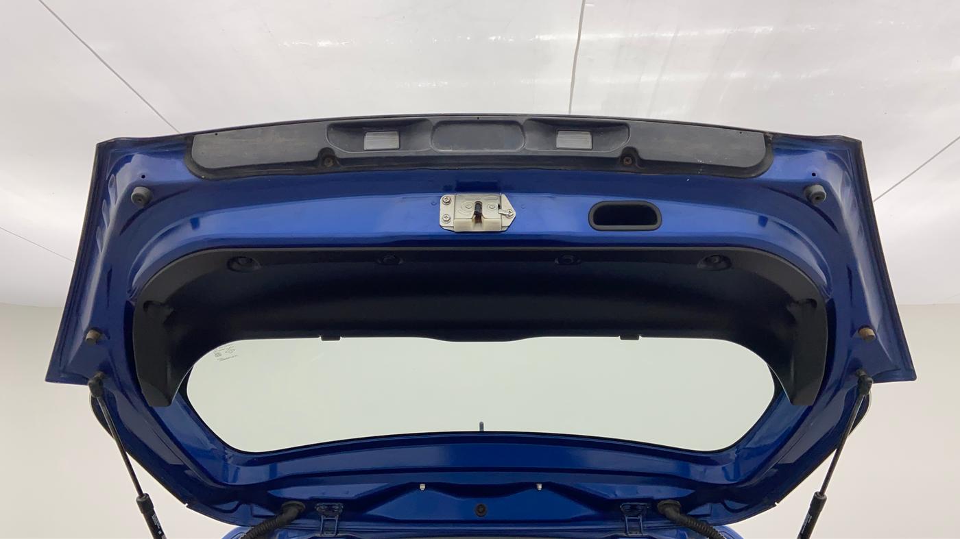 2014 Maruti Swift VXI D, Petrol, Manual, 65,564 km, Boot Door Open