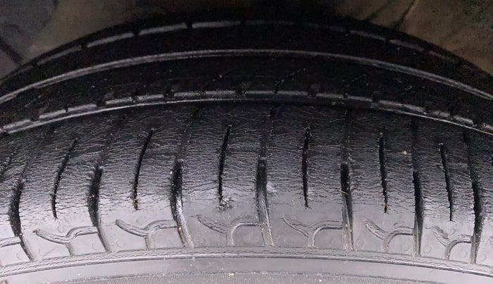 2019 Hyundai NEW SANTRO SPORTZ 1.1, Petrol, Manual, 44,763 km, Left Front Tyre Tread