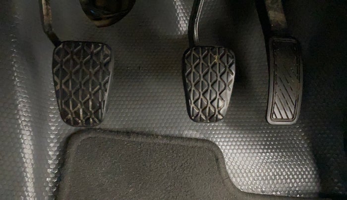 2014 Ford Ecosport AMBIENTE 1.5L DIESEL, Diesel, Manual, 1,17,219 km, Pedals