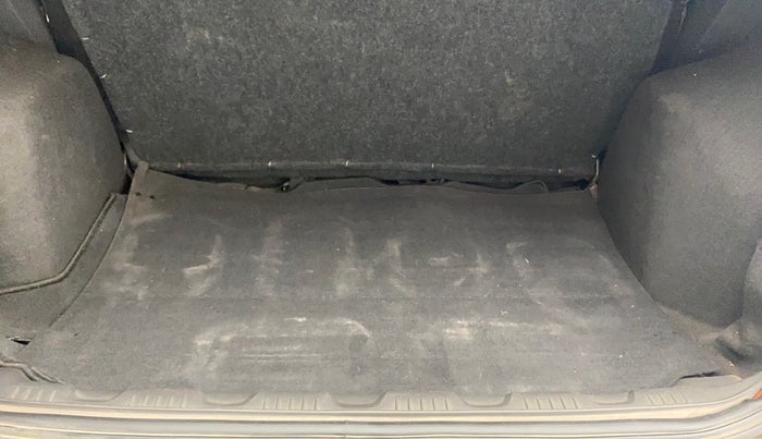 2014 Ford Ecosport AMBIENTE 1.5L DIESEL, Diesel, Manual, 1,17,219 km, Boot Inside