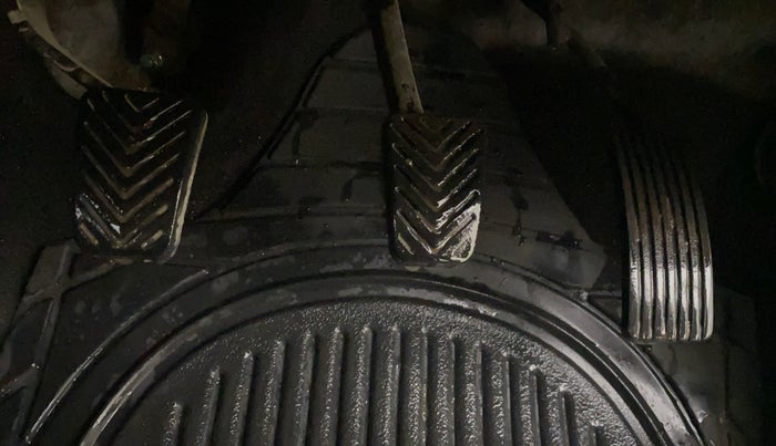 2015 Hyundai Eon ERA +, Petrol, Manual, 65,645 km, Pedals