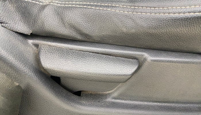 2015 Hyundai Eon ERA +, Petrol, Manual, 65,645 km, Driver Side Adjustment Panel