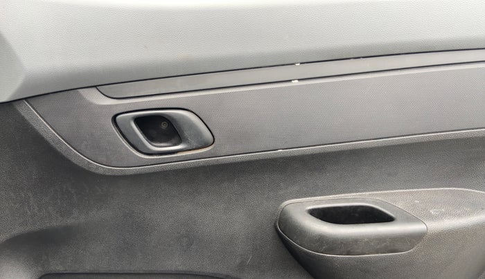 2021 Renault Kwid RXT 1.0 (O), Petrol, Manual, 79,393 km, Driver Side Door Panels Control