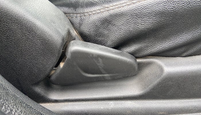 2021 Renault Kwid RXT 1.0 (O), Petrol, Manual, 79,393 km, Driver Side Adjustment Panel