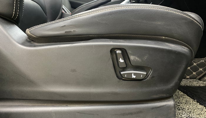 2019 MG HECTOR SMART HYBRID 1.5 PETROL, Petrol, Manual, 77,753 km, Driver Side Adjustment Panel