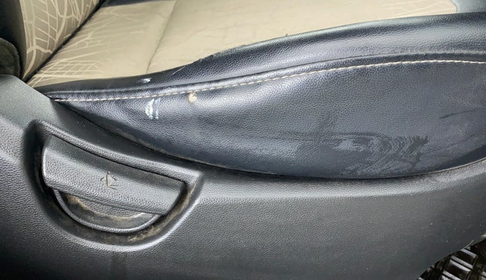 2018 Hyundai Grand i10 MAGNA U2 1.2 CRDI, Diesel, Manual, 68,439 km, Driver Side Adjustment Panel