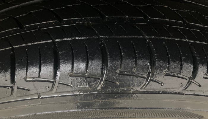 2015 Toyota Etios Liva G, Petrol, Manual, 34,776 km, Left Rear Tyre Tread