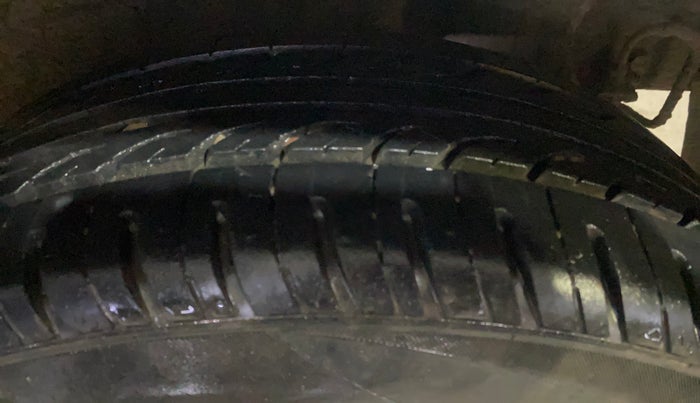 2016 Hyundai Grand i10 SPORTZ 1.2 KAPPA VTVT, Petrol, Manual, 46,229 km, Left Rear Tyre Tread