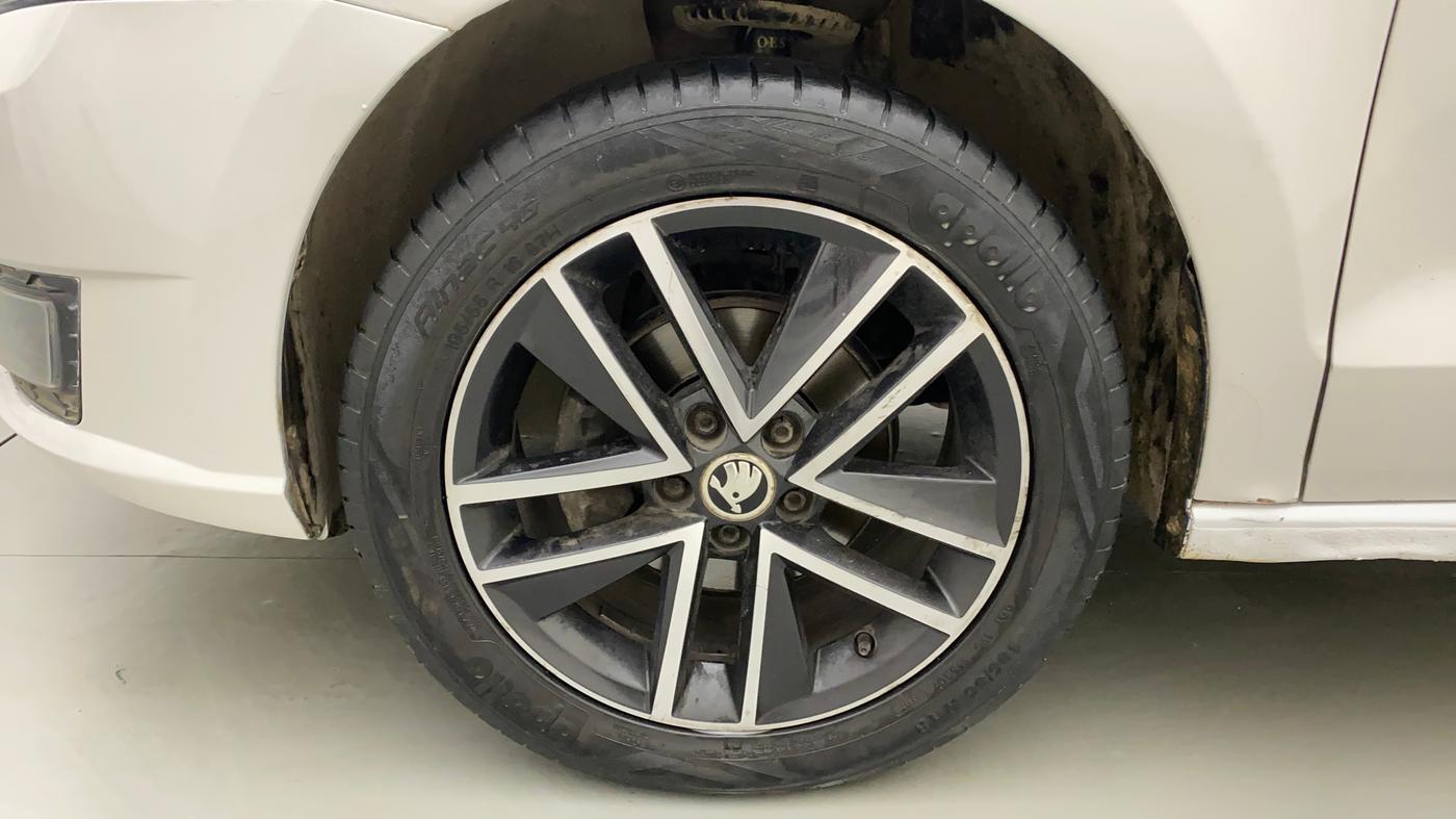 2017 Skoda Rapid MONTE CARLO 1.6 MPI AT, CNG, Automatic, 38,857 km, Left Front Wheel