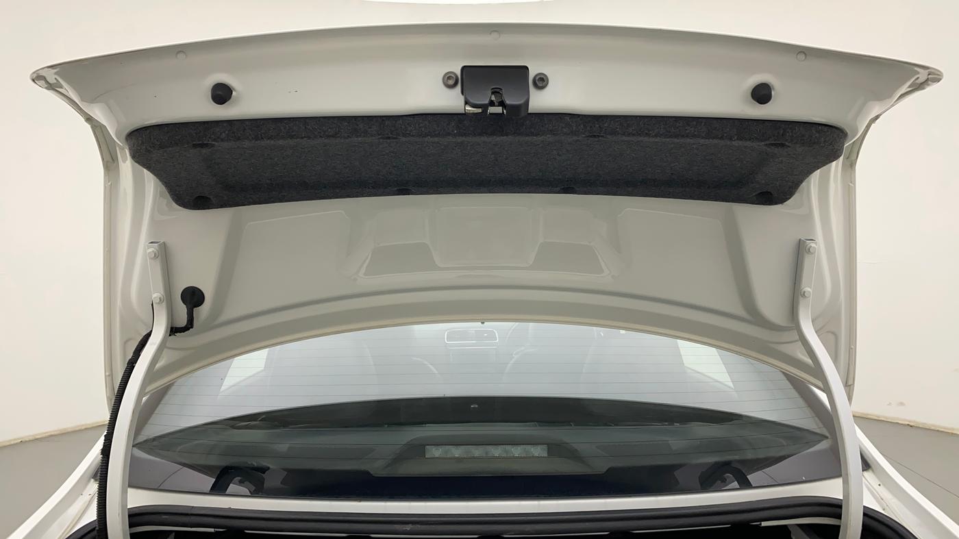 2017 Skoda Rapid MONTE CARLO 1.6 MPI AT, CNG, Automatic, 38,857 km, Boot Door Open