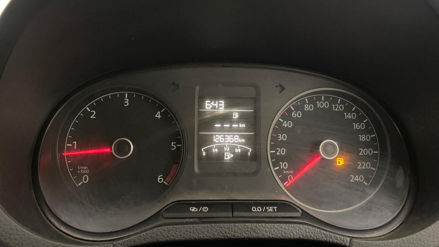 2017 Volkswagen Polo HIGHLINE1.5L, Diesel, Manual, 1,26,367 km, Odometer Image