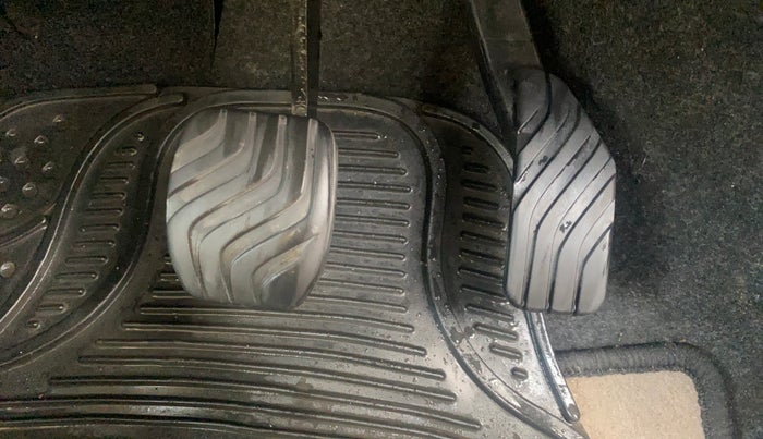 2017 Renault Kwid RXT 1.0 AMT, Petrol, Automatic, 29,536 km, Pedals